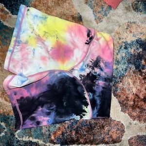 Balance Athletica cloud shorts in Xs